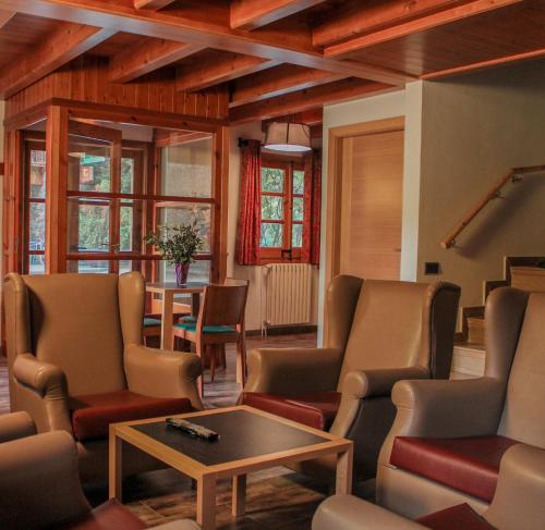 Hotel Saloria - image 2