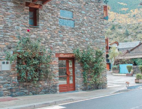 Hotel Saloria - image 7