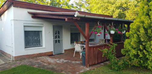 ทัศนียภาพภายนอกโรงแรม, Harmónia Parasztház és Apartman (Harmonia Paraszthaz es Apartman) in โปรอสซโล่