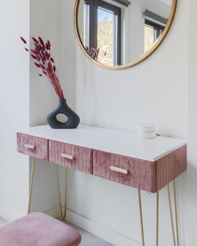 EXQUISITE DIGITAL NOMADS LARGE DESIGN HOUSE Off REGENTS PARK - main image