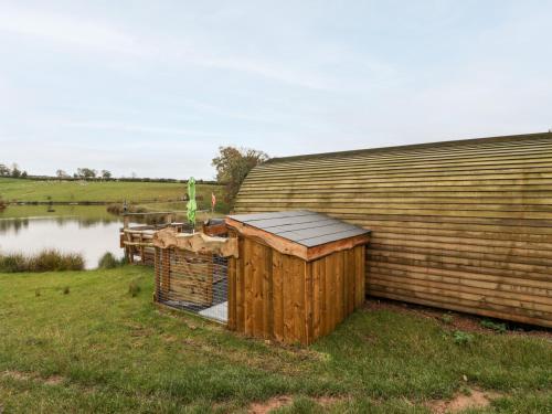Viesnīcas āriene, Gander Pod at Salford Court Farm Fishing Cabins in Clifton upon Teme