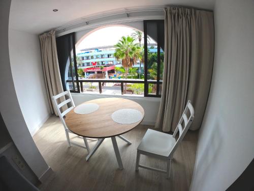 Parque Santiago I - Studio Apartment - Tap to explore photos