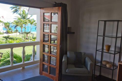 Studio Apartment with Sea View image 8