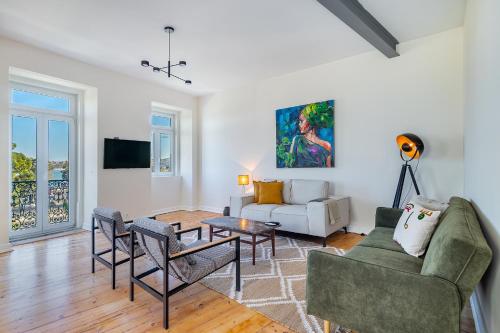 Whome - Brand New Luxury 4-Bed with Riverside Views & AC, Lisabon