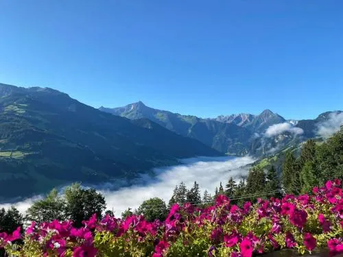 Ferienhaus Zillertal Panorama Blick Balkon Sauna in Zellberg, Österreich