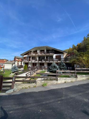  Appartamento affacciato sulle piste da sci! in Prali