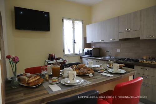 Double Room image 6