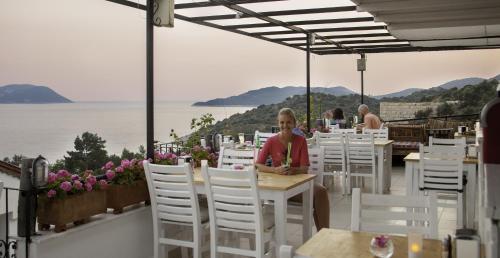 Hideaway - image 7