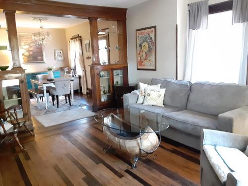 Spacious 5BR Home in Downtown Historic District in Vistula (IN)