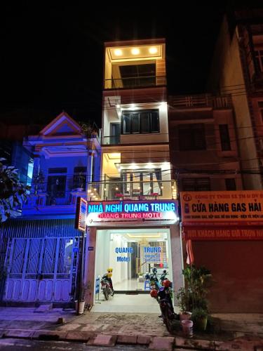 Nhà nghỉ QUANG TRUNG - 숙소 외관