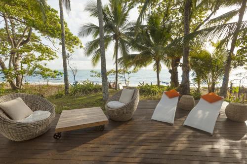 Drift Beach House Getaway – khách sạn tại Bãi biển Holloways/ Bãi biển Machans