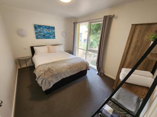 Bells Beach Cottages - Pet friendly cottage with wood heater