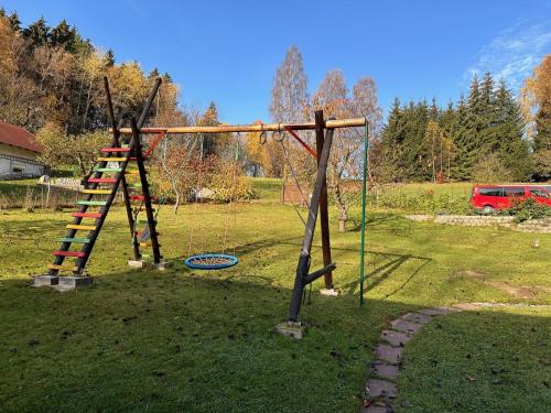 สนามเด็กเล่น, Apartmán u vleku (Apartman u vleku) in ชวาเลซ