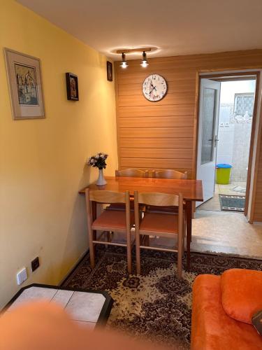 บริการและสิ่งอำนวยความสะดวก, Apartmán u vleku (Apartman u vleku) in ชวาเลซ