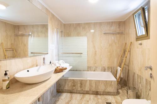 WHITE DONKEY Boutique Hotel - image 6