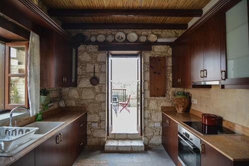 Aliki's House 1+ 2