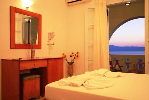 Pirgos Stelida Hotel - image 2