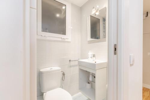 Elegance Barcelona Rentals - image 2