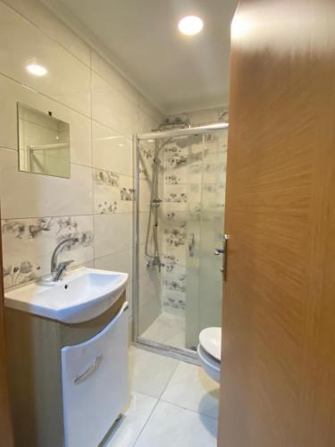 REZO Hotel - image 6
