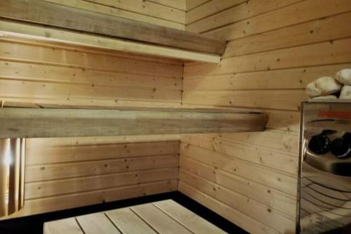 Сауна, Modern apartment with free parking & sauna in Ylöjärvi