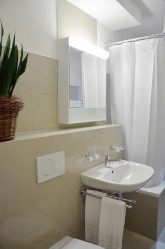 Rent a Home Landskronstrasse - Self Check-In, Basel (Foto 7)