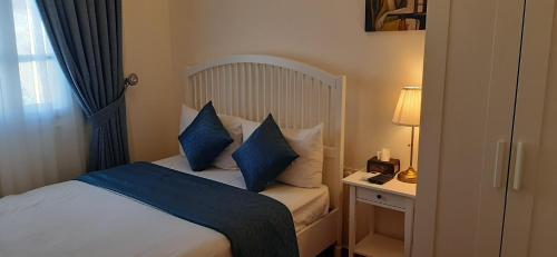 room detail thumbnail 0