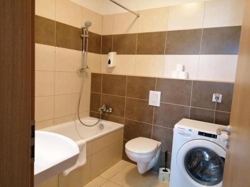 Corvin holiday Apartments hotel - image 13