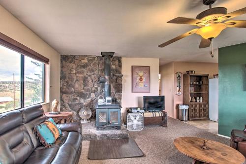 Peaceful Ranch Cabin, 3 Mi to Becker Lake! in Springerville (AZ)