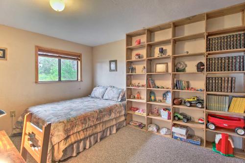 Peaceful Ranch Cabin with Scenic Views 6 Mi to Town - image 11