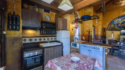 Konyha, Ermita de las Eras Algarinejo by Ruralidays in Algarinejo