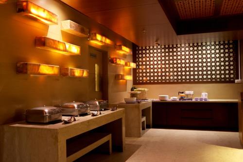 Food and beverages, Royale Lalit in Vaishali Nagar