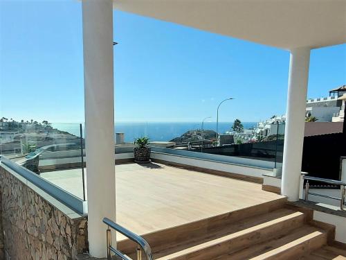 Villa Playa Amadores - Luxury villa with heated pool 1