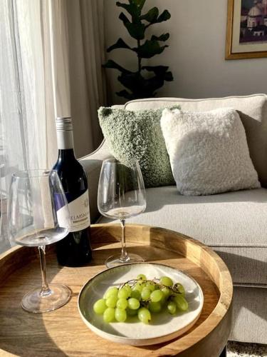 Relax with spectacular views and Hot Tub in Kircubbin