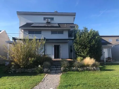 Lakeside Villa in Frauenkirchen, Österreich