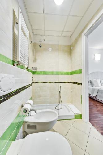 Double Room image 1
