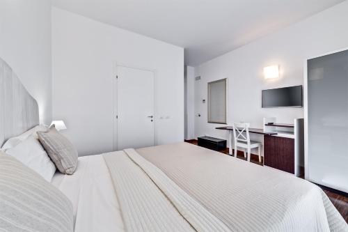 Double Room image 9