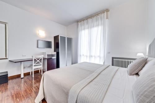 Double Room image 2
