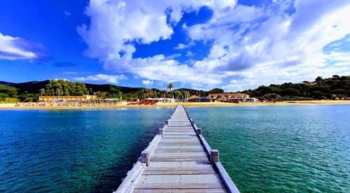 LA GROTTE Chambre jacuzzi charme romantique terrasse privée 300m plage et restaurants La Croix Valmer - Golfe Saint Tropez