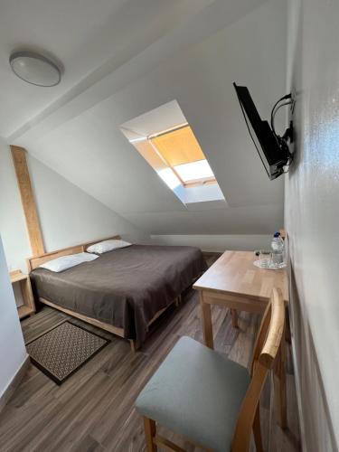 1 queen bed