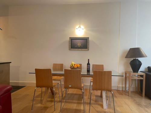 Luxurious 1-bedroom serviced apt next to the City and Tower of London