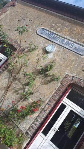 Charmante ancienne Gare Halte relais Bonsmoulins in 穆蘭拉馬爾克