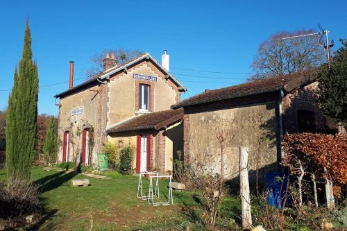Charmante ancienne Gare Halte relais Bonsmoulins in 穆蘭拉馬爾克