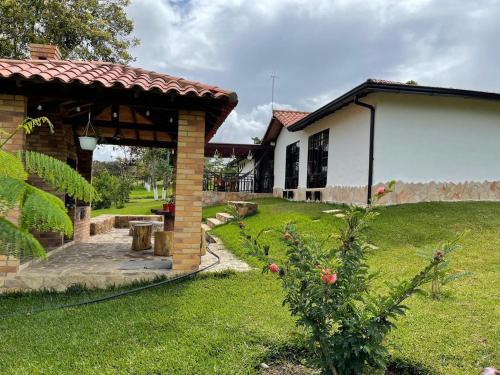 Casa de campo Villa Tatiana- Mesa de Los Santos