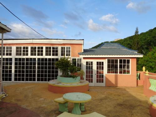 Esterno, Tropical Court Hotel in Montego Bay