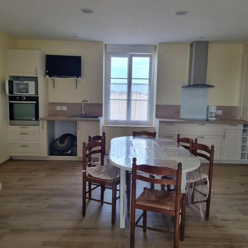 Ancienne ferme rénovée (Ancienne ferme renovee) in รีเชอลีเยอ