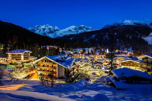 Pinzolo Centro - Baita Spaziosa con Vista sui Monti