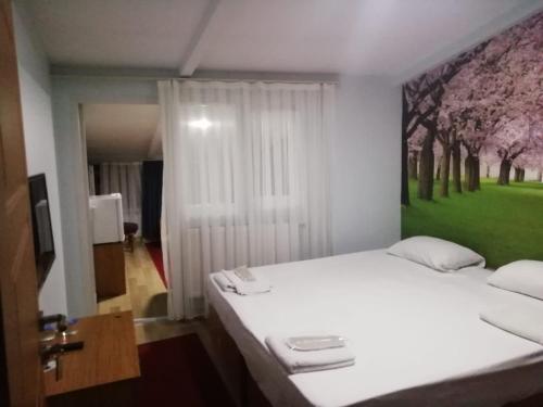  İHVA HOTEL PİERRELOTİ in Istanbul