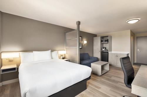 Microtel Inn & Suites Montreal Airport-Dorval QC