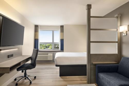 Microtel Inn & Suites Montreal Airport-Dorval QC