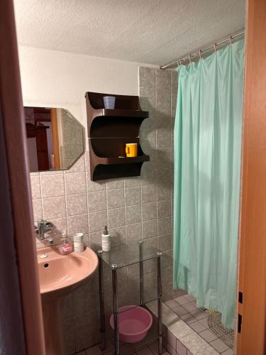 ห้องน้ำ, Chata u vleku in ชวาเลซ